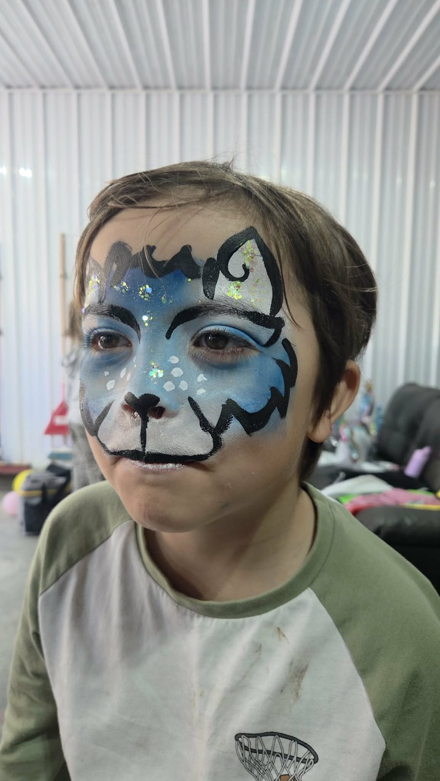Maquillage de loup bleu pour un garçon