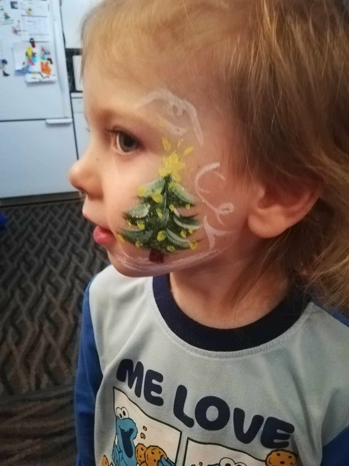 Maquillage de sapin de Noël pour une animation thématique